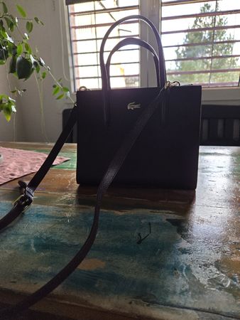 Lacoste, un sac à main