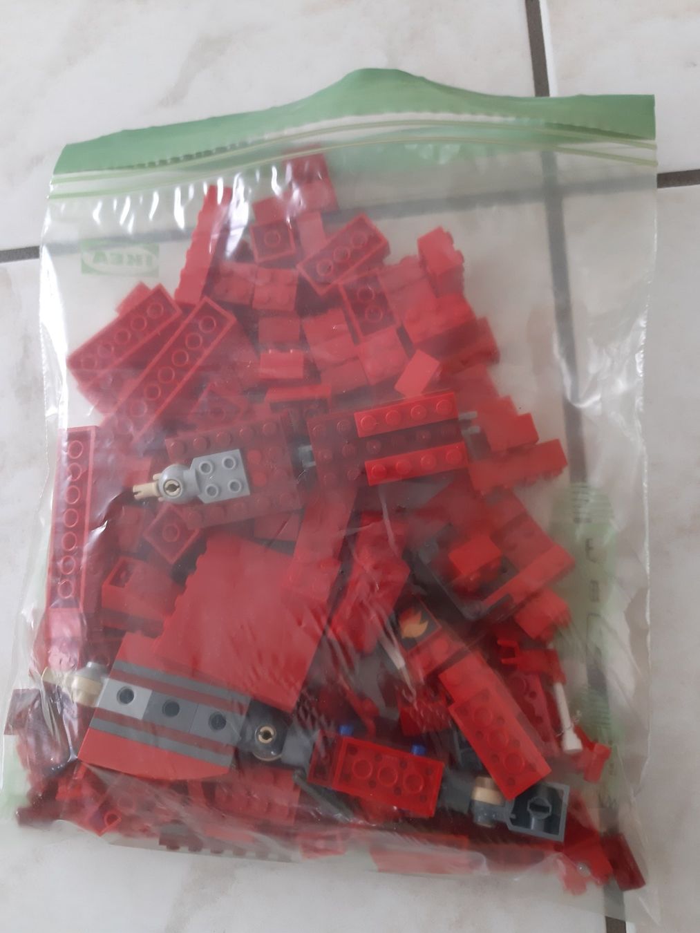 Lego Giocattoli: Lego Einzelteile rot 350 gr. – Usato da Schmitten FR venduto da ReniStern