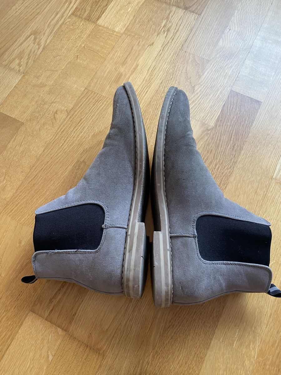 Herrenschuhe: Chelsea Boots aus Wildleder Gr. 41 – Gebraucht aus Burgdorf von allesolivia