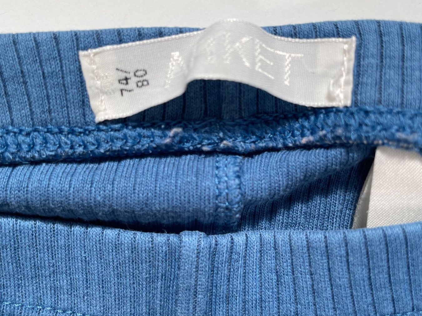 Pantaloni: Arket Leggings blau, Gr.74/80 – Usato da Grellingen venduto da dinge 2