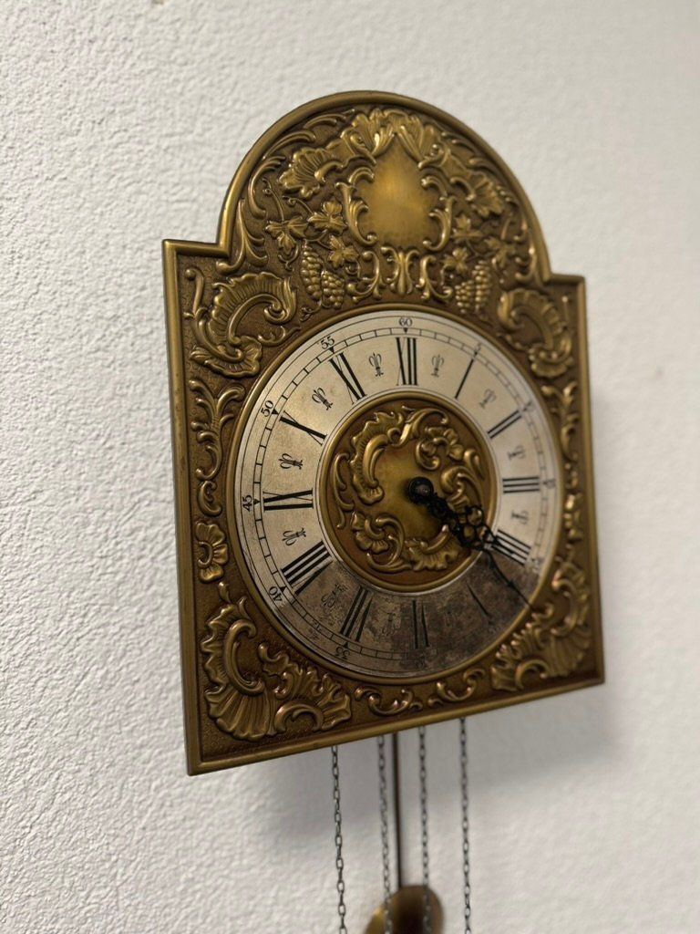 Orologi da terra & Orologi da parete: Dekorative Pendeluhr Messing Barock mit Ketten & Pendel – Usato da Zollikon venduto da olv_yp8p 5