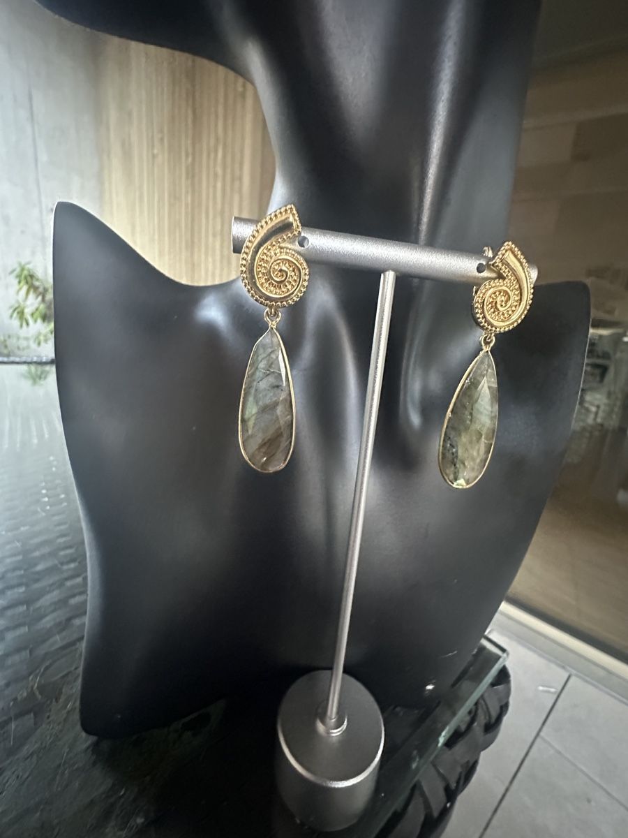 Orecchini pendenti & Orecchini a lobo: Elegante  Ohrringe mit Labradorit-Edelstein, neu – Nuovo e nell'imballaggio originale da Kriens venduto da Hortensie6