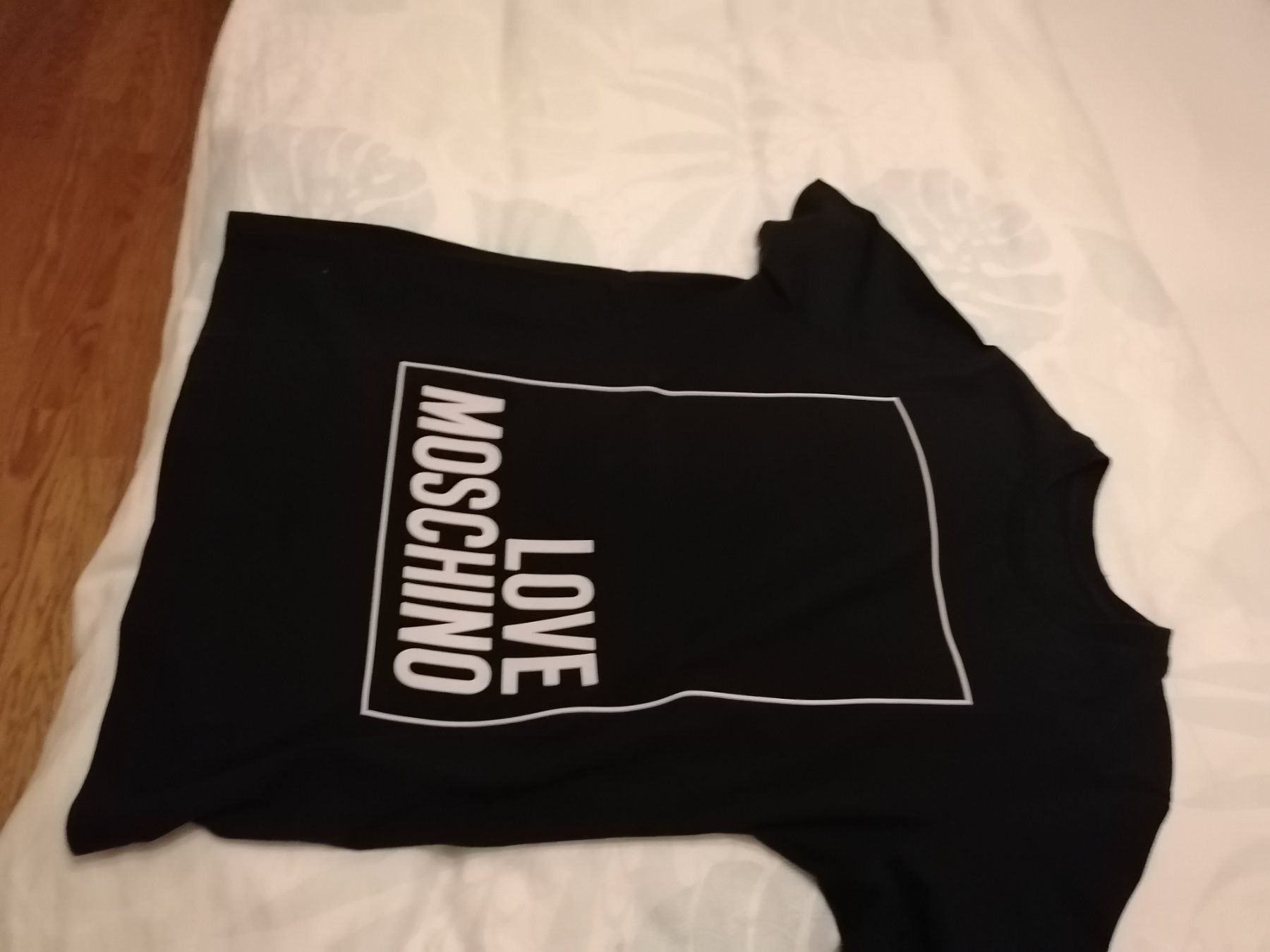 Moschino T-shirt: Moschino Shirt – Usato da Adliswil venduto da Romanista1927 2