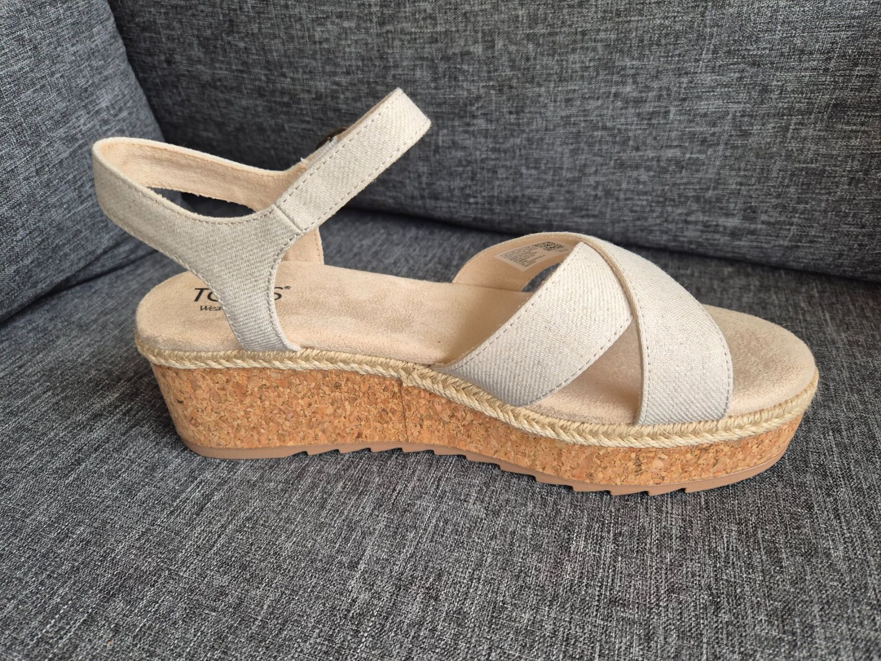 Toms Damenschuhe: TOMS Sommerschuhe mit Keilabsatz – Neu und originalverpackt aus Erlinsbach SO von Juku95 1