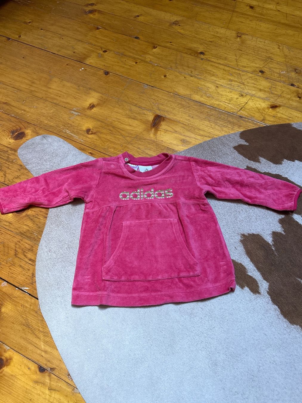Benetton Lotti & Set di vestiti: Süsse Mädchen Jacke und Pullover der Marke Adidas & Benetton – Usato da Trimmis venduto da vai_9qzr 1