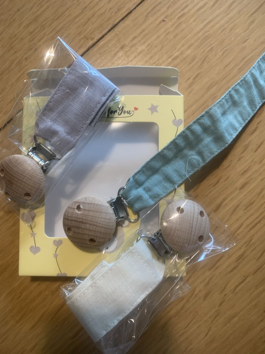 Ketten: 3 Schnullerketten – Gebraucht aus Basel von yir_tj2l