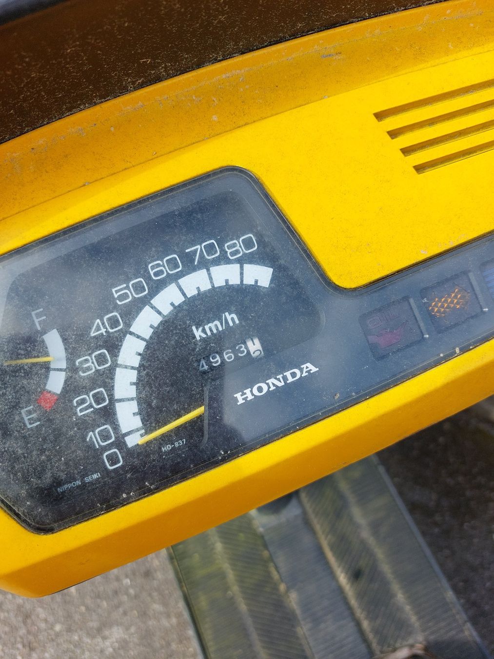 Honda Scooter: Honda Lead 50 Roller zwei Tackt defekt Export – Difettoso da Schleitheim venduto da ZieglerMotoRecycling 9