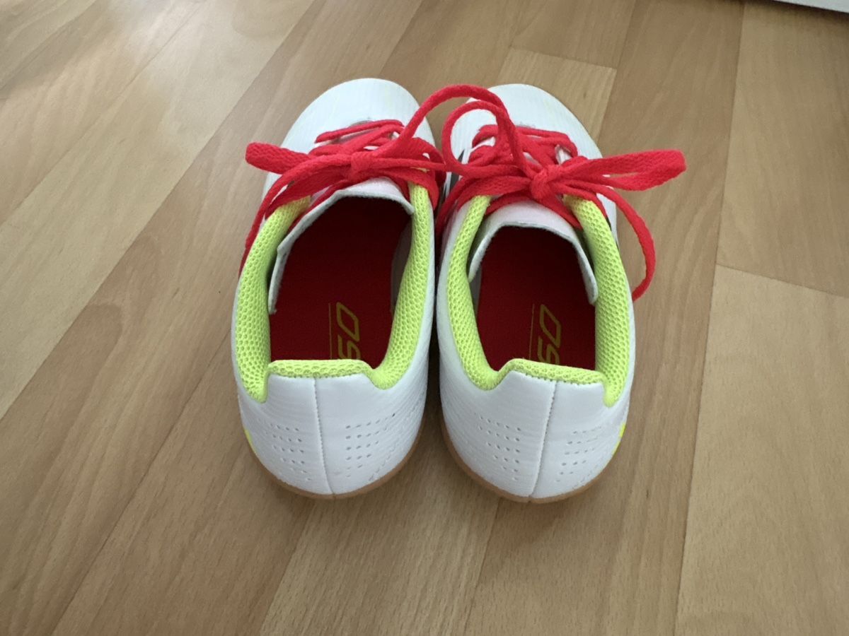 Adidas Scarpe per ragazzi: Adidas F50 Hallenschuh 32 – Nuovo (secondo la descrizione) da Schliern b. Köniz venduto da Giulae 1
