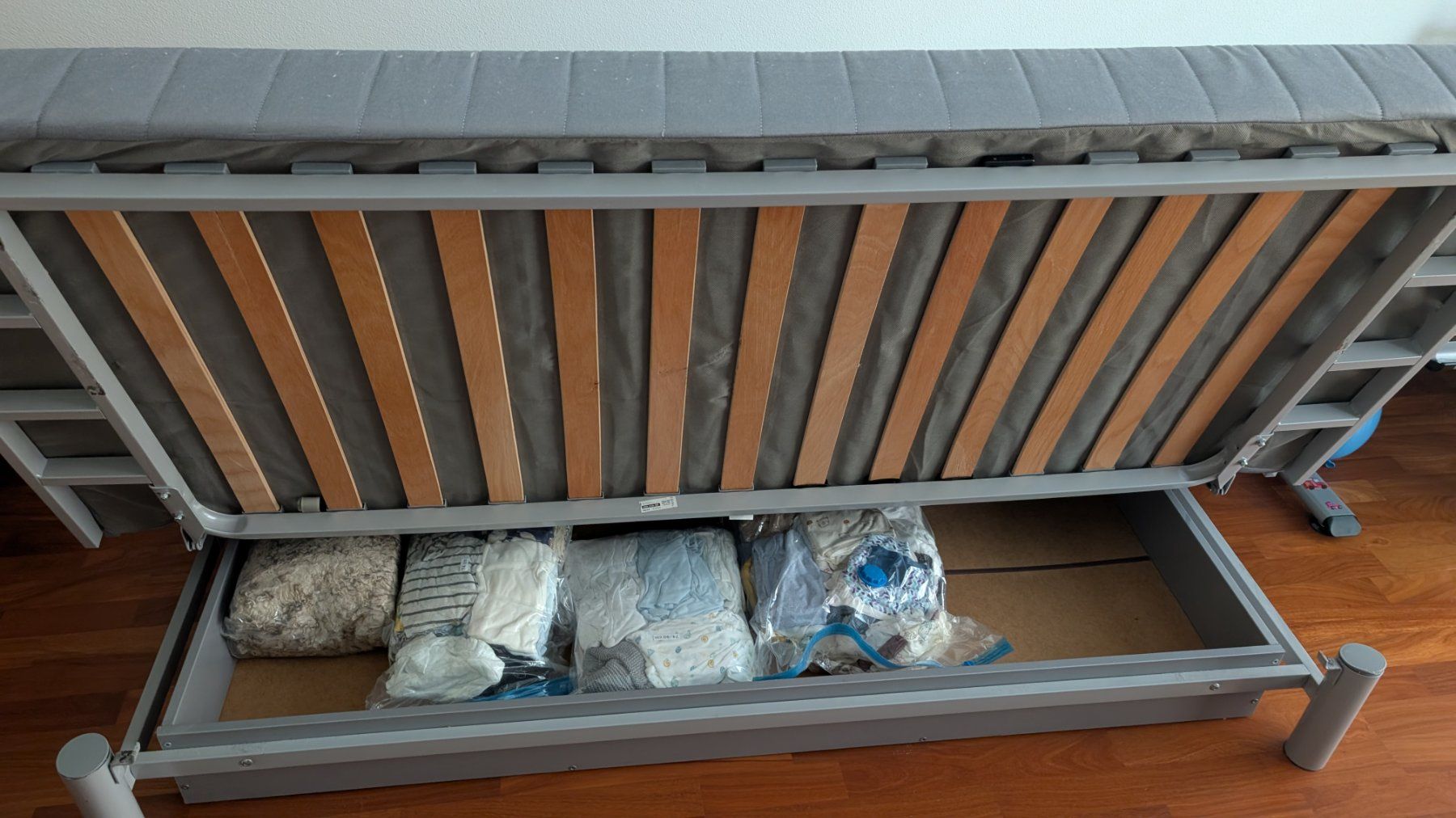 Ikea Letti: IKEA-Bett NYHAMN – Usato da Einsiedeln venduto da mar_6bqc 2