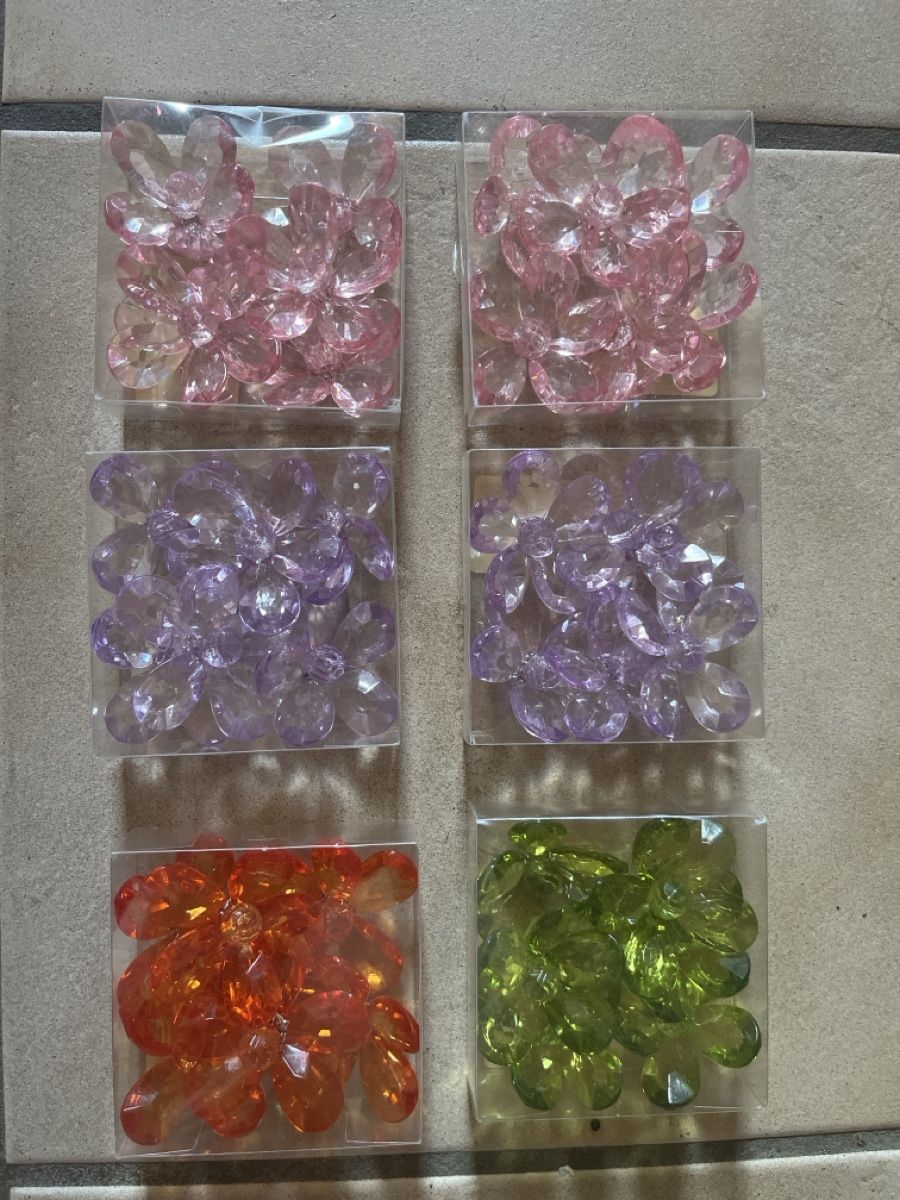 Perlen (unechte): 6x Blumen Bastelperlen – Neu und originalverpackt aus Glarus von chr_s287