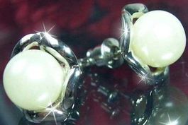 Ohrringe Ohrstecker Silber Perle Perlen weiss gewellt Welle