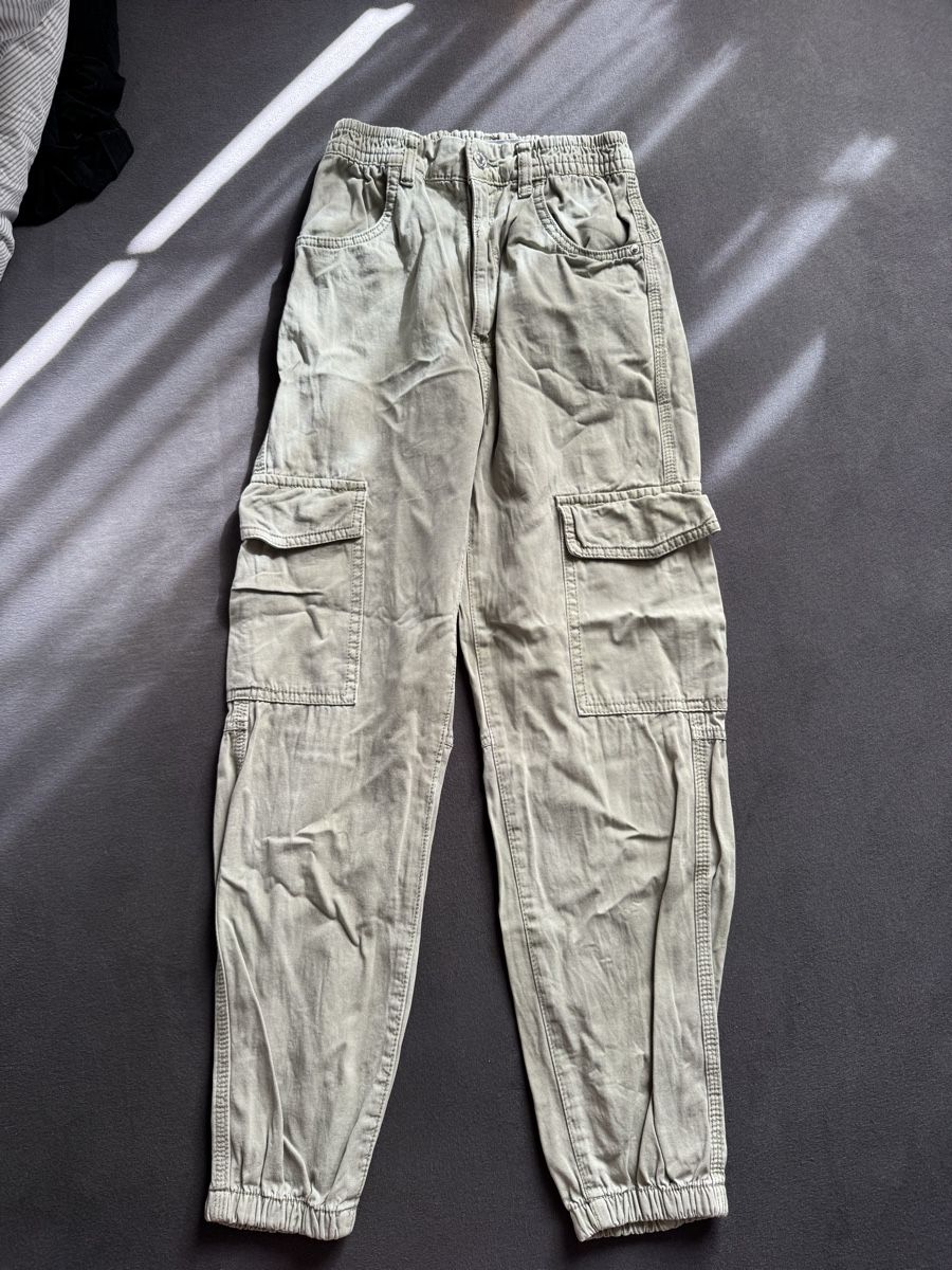 Bershka Lotti di vestiti: Hose mit Sommeroberteil – Usato da Berikon venduto da sam_5zxf 1