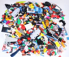1.5 kg. Legoteile mit Minifiguren