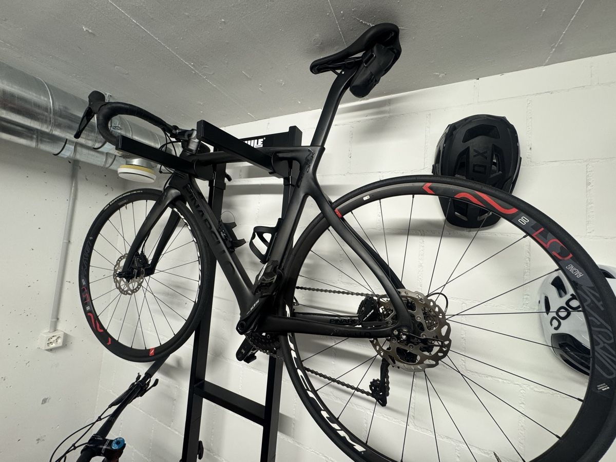 Pinarello Biciclette: Pinarello GAN Disc Carbon 53 – Usato da Bern venduto da kpo_s896 1