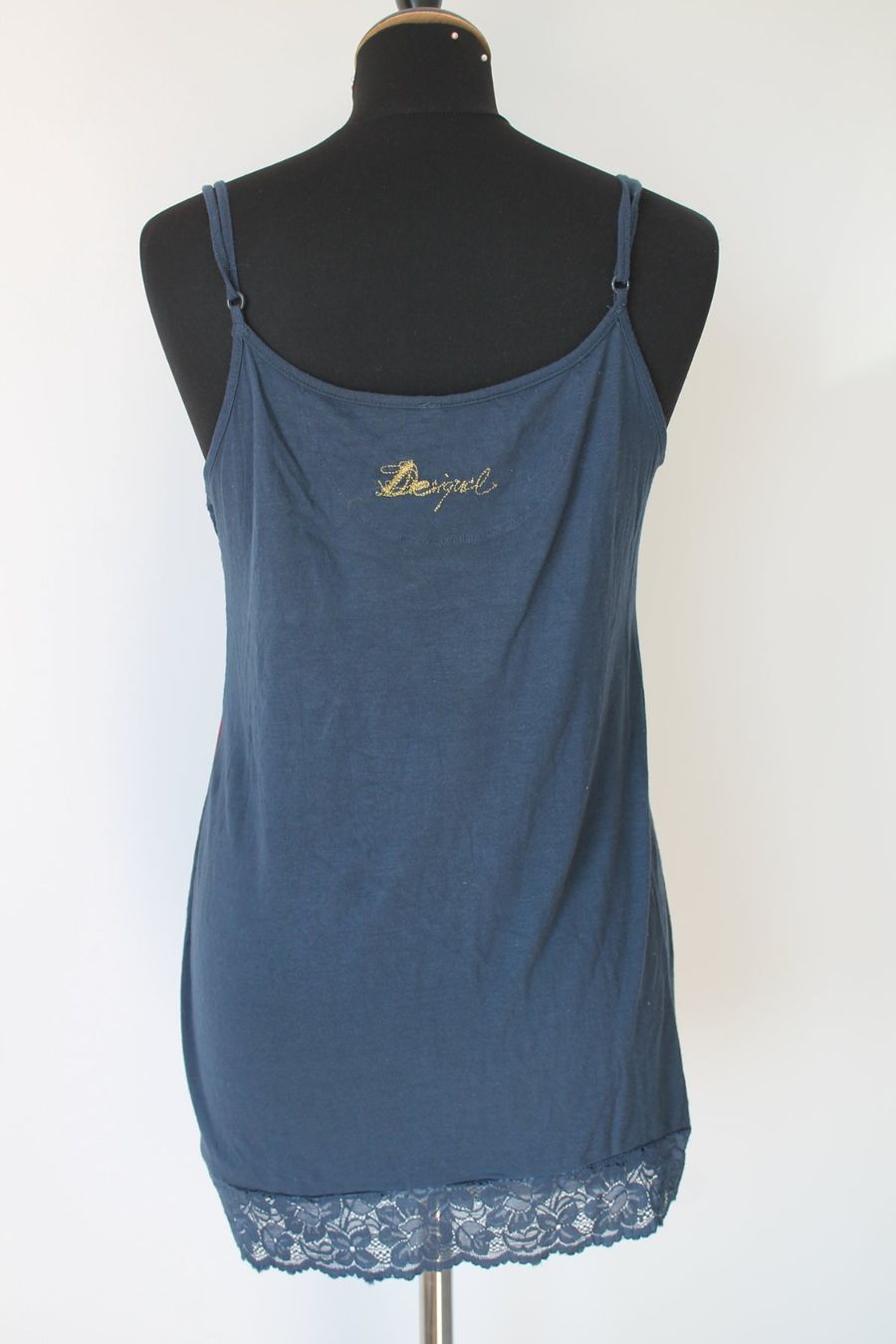 Desigual Top: Top DESIGUAL taille L – Usato da Chez-le-Bart venduto da jasse 1