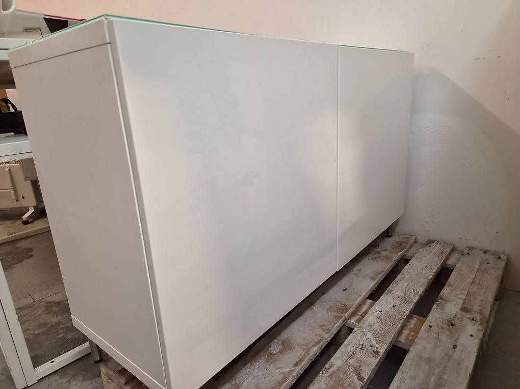 Ikea Armadi: Ikea Besta Weiss 2 Möbel – Usato da Wegenstetten venduto da PatriciaSliacka