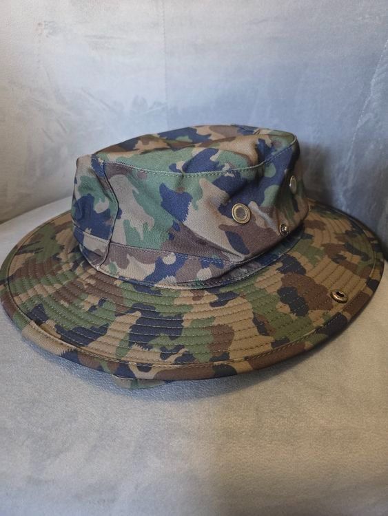 Schweizer Armee Uniformi: Bob Explorateur Armée suisse – Nuovo (secondo la descrizione) da Onex venduto da CollectionPassion 1