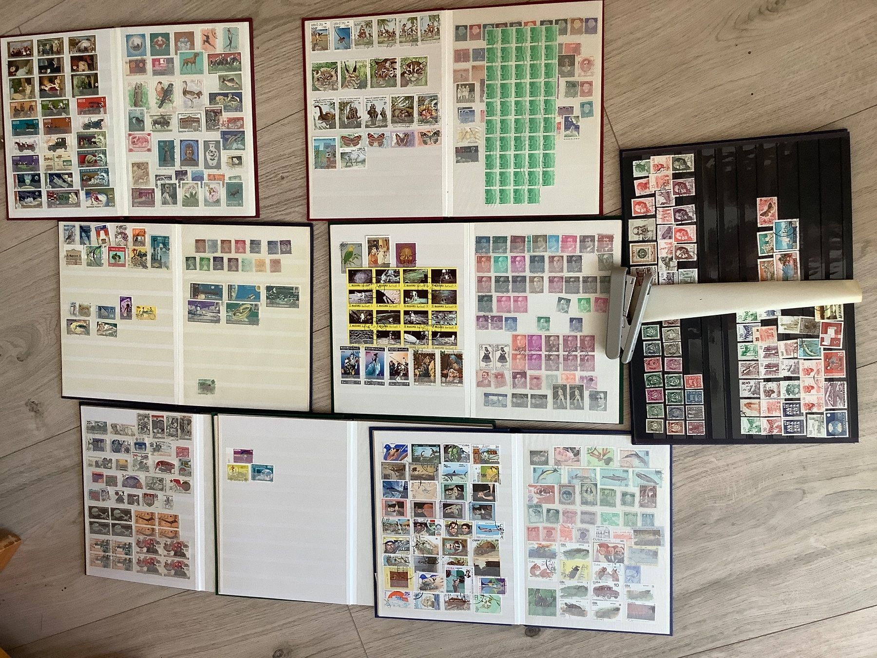 Tous les timbres: Lot Briefmarken 10 Alben weltweit – D'occasion à St. Gallen par herbrig2 5