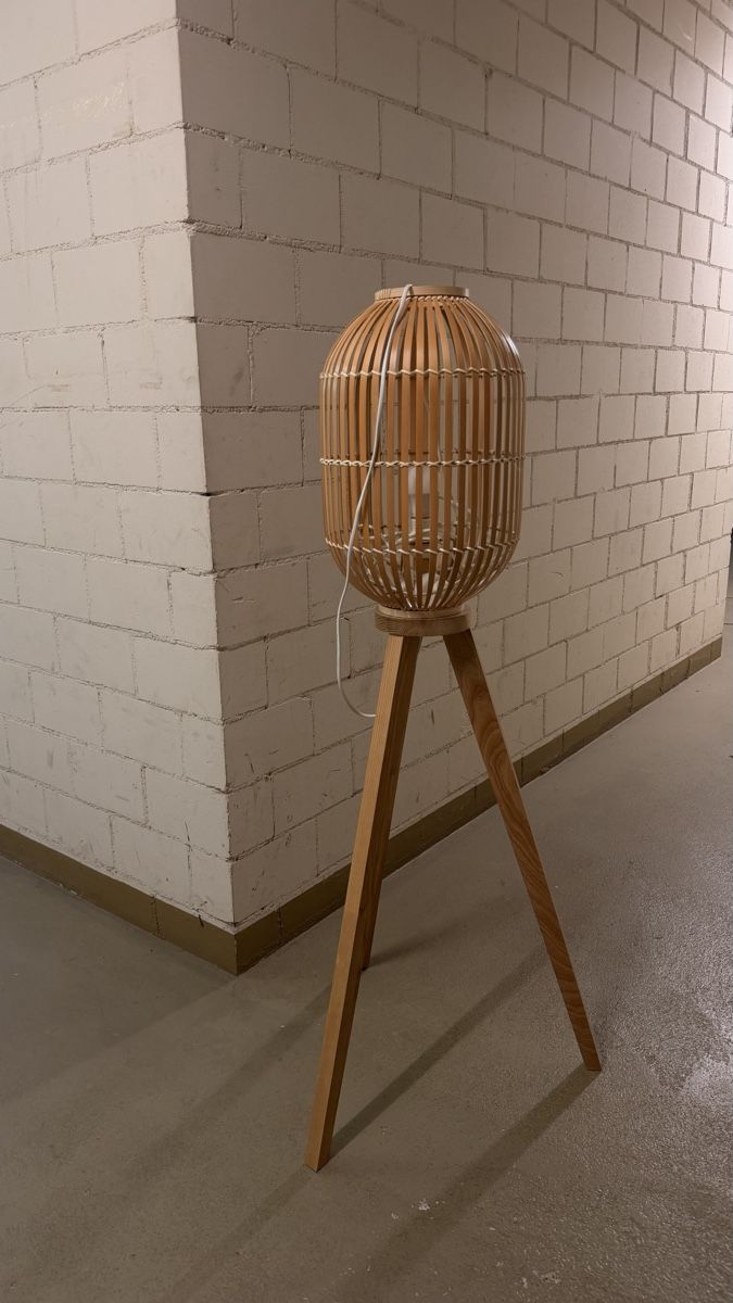 Ikea Lampade: Stehlampe Holz – Usato da UNTERSIGGENTHAL venduto da s_rzb8