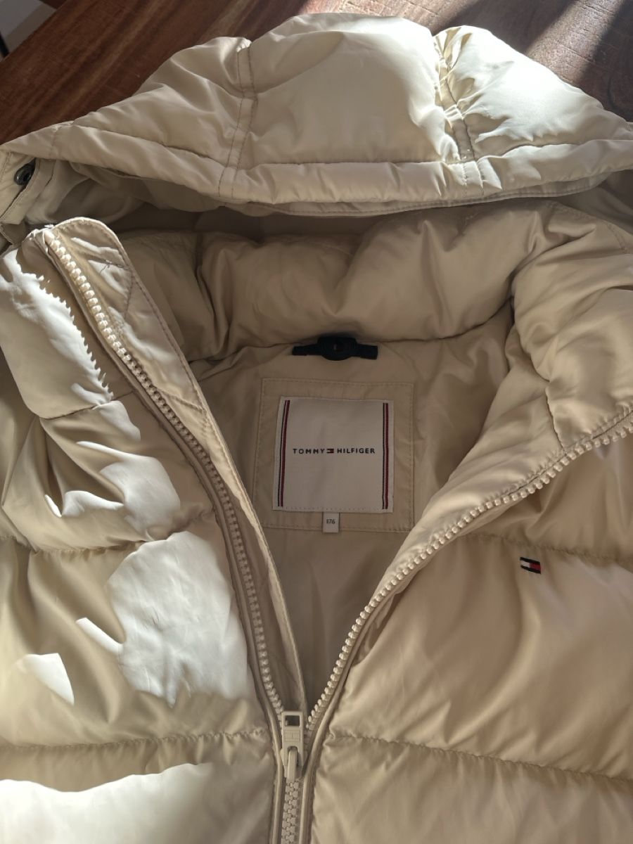 Giacche: Tommy Hilfiger Puffer Jacket Beige Good Condition – Nuovo (secondo la descrizione) da Vésenaz venduto da vane14 1