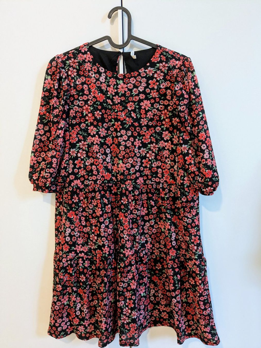 Only Vestiti: Blumenkleid von Only, Grösse S – Usato da Zürich venduto da crem8