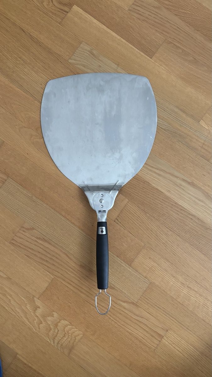 Weber Four à pizza: Pizzaschaufel – D'occasion à Sisseln AG par sam_mb8z 2