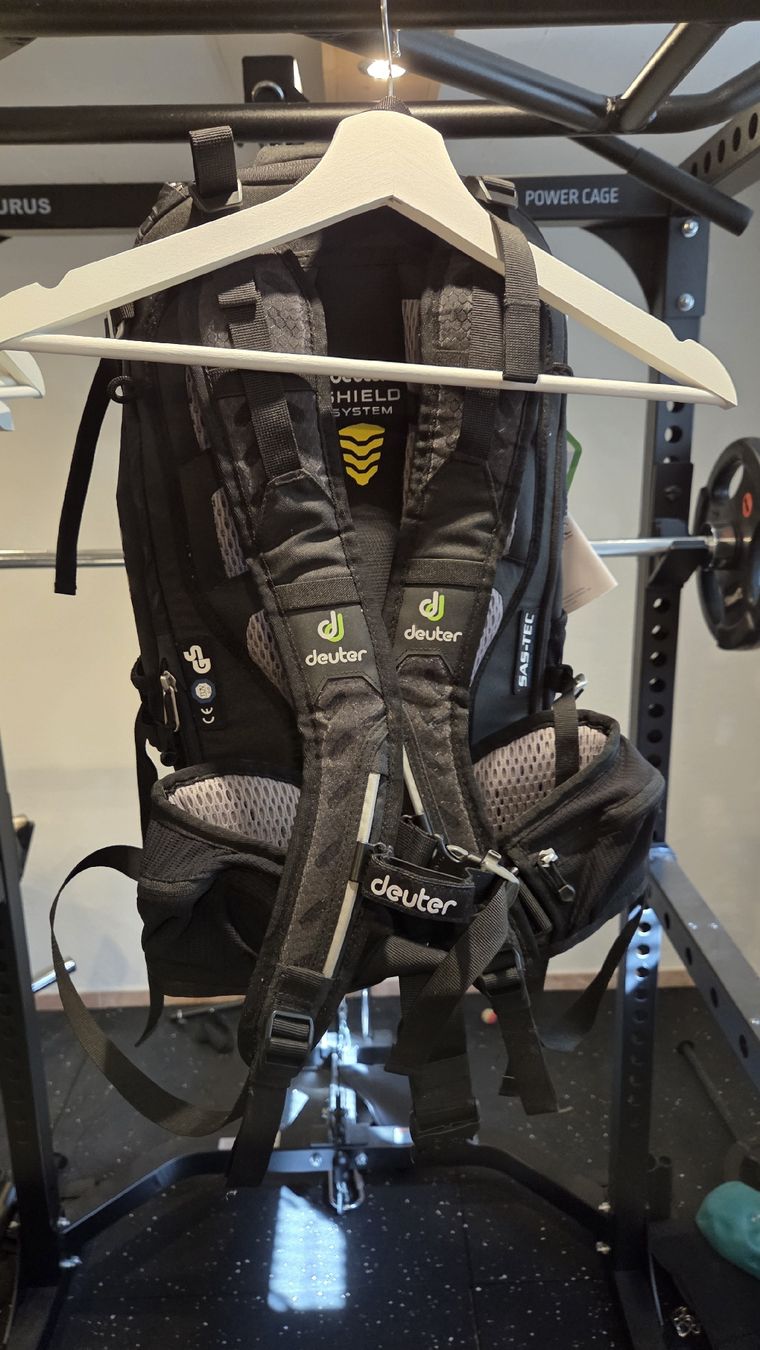 Deuter Rucksäcke: Deuter Attack 20 Protector Backpack black new – Neu (gemäss Beschreibung) aus Hägglingen von L_Andersson 1