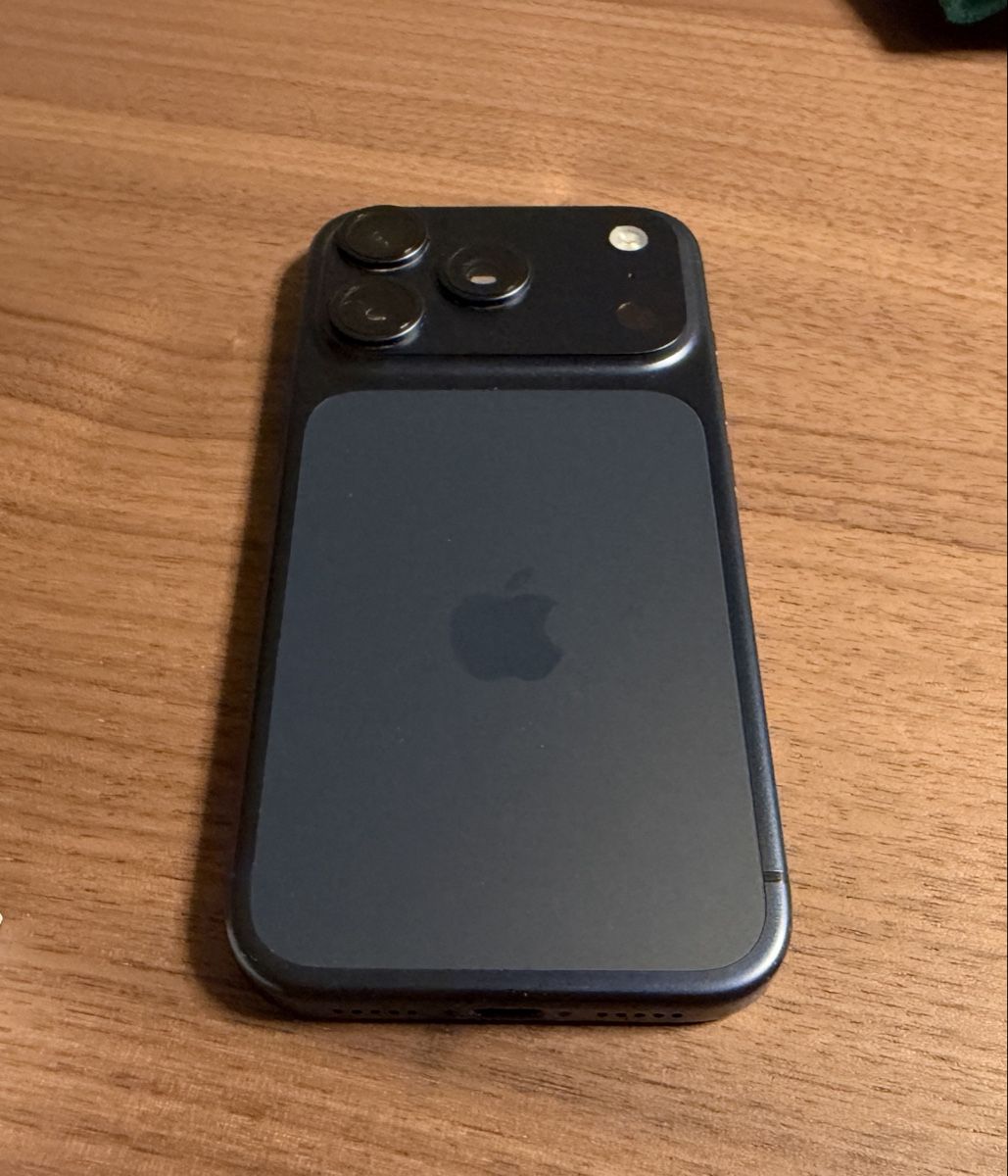 Apple Telefoni cellulari / Smartphones: iPhone 17 Pro 256GB Deep Blue – Usato da Andelfingen venduto da yan_sqy8 2