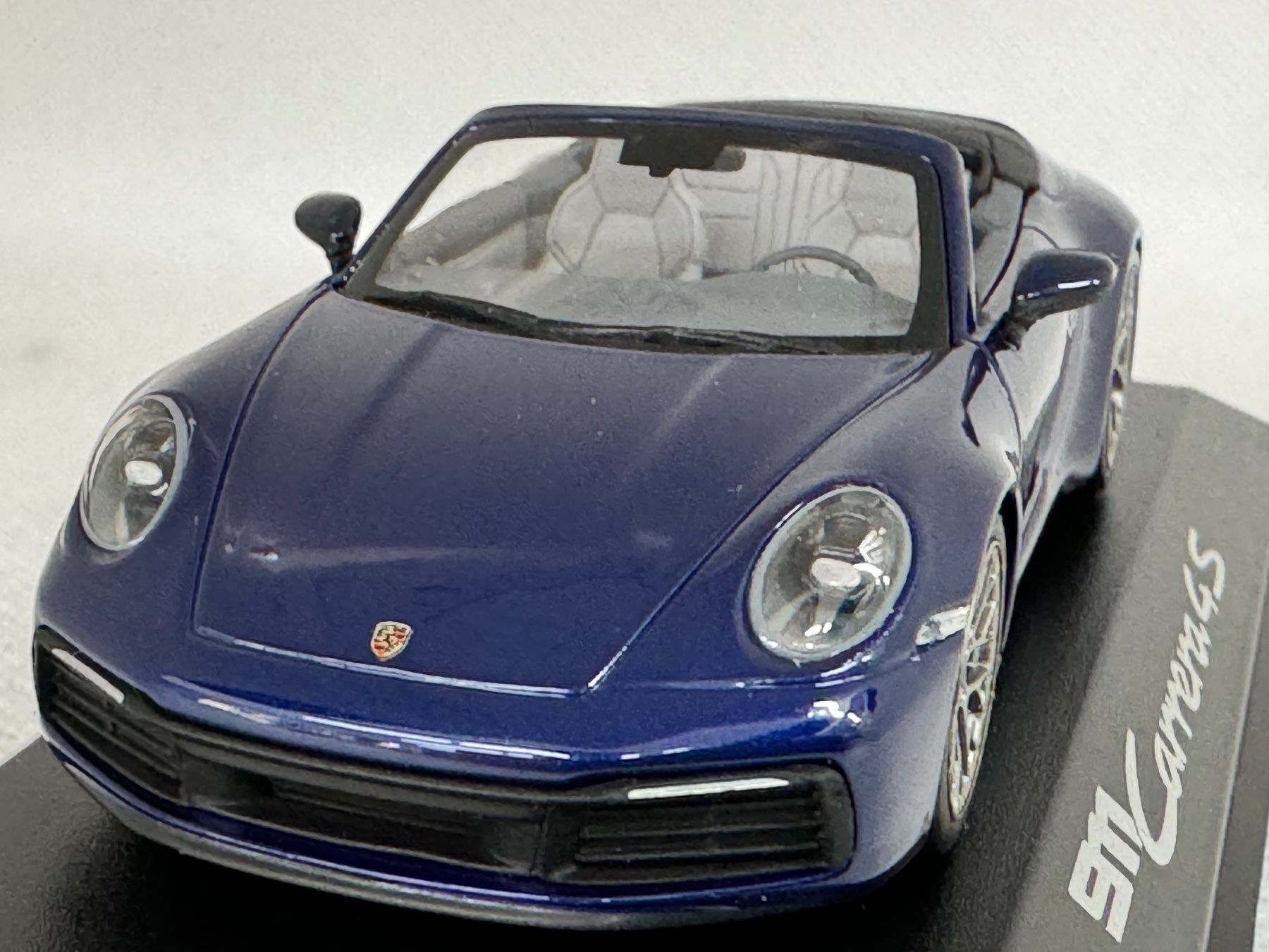 Porsche Modellini d'auto: PORSCHE Carrera 911 992 4S 1:43 – Nuovo e nell'imballaggio originale da Luzern venduto da aa43modelcars-Luzern 1