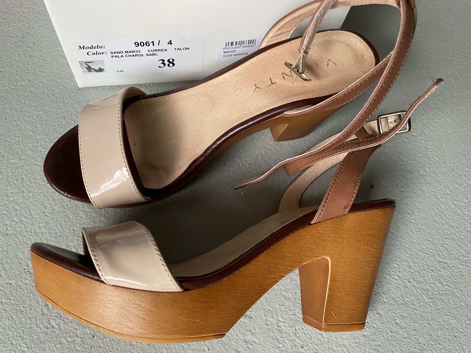 Scarpe da donna: Plateausandalen Gr.38 – Usato da Wallisellen venduto da Rally68