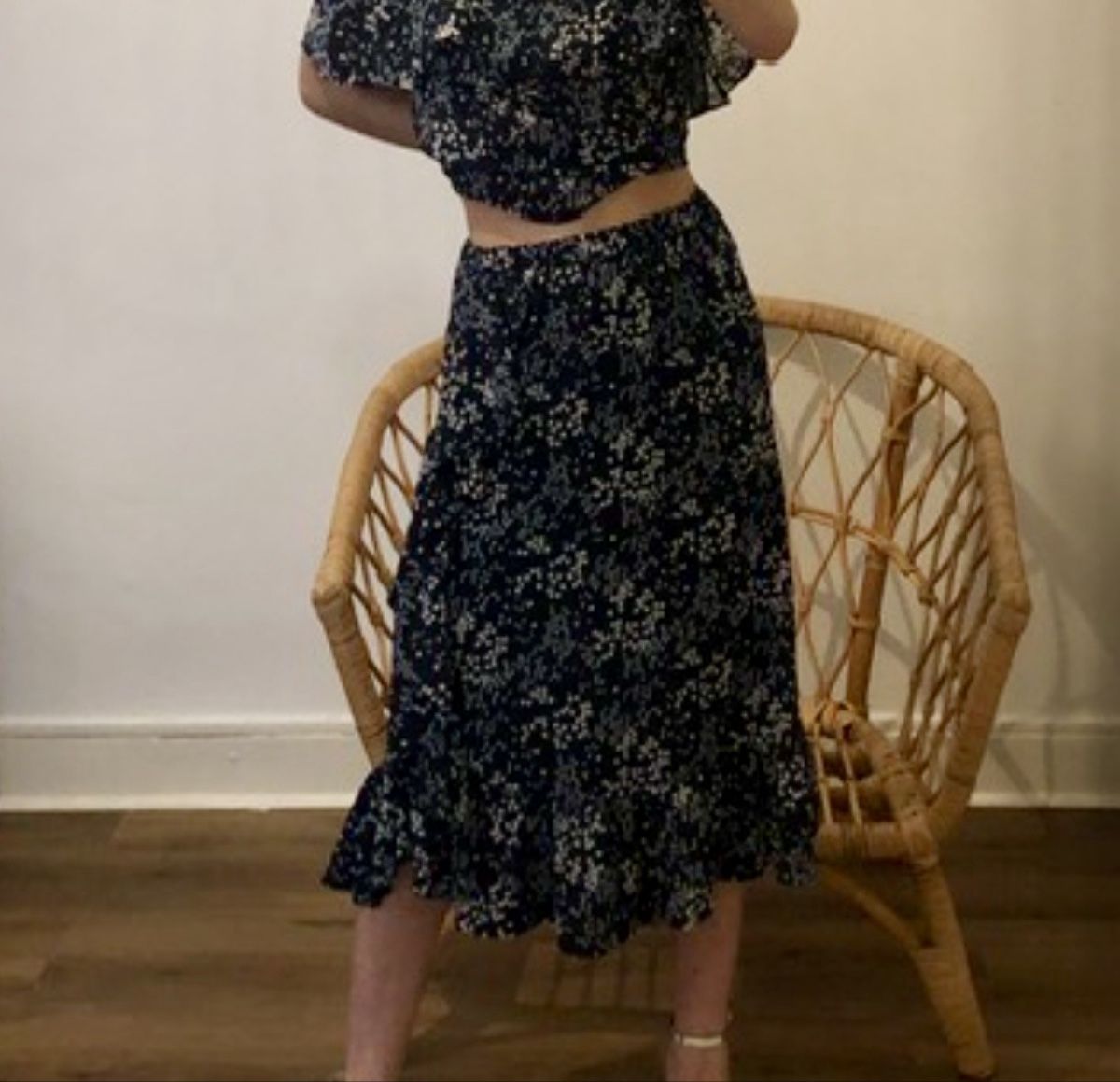 Michael Kors Gonne: Jupe midi à fleurs Michael Kors – Nuovo (secondo la descrizione) da Genève venduto da vic_s9c5
