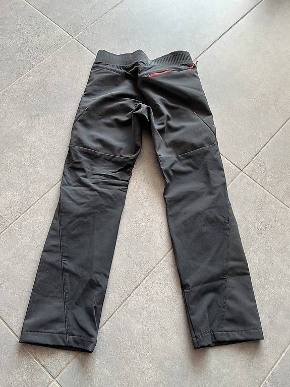 Hosen: Softshellhose ca 5-7jährig – Gebraucht aus Erlinsbach SO von SmilingTiki 1