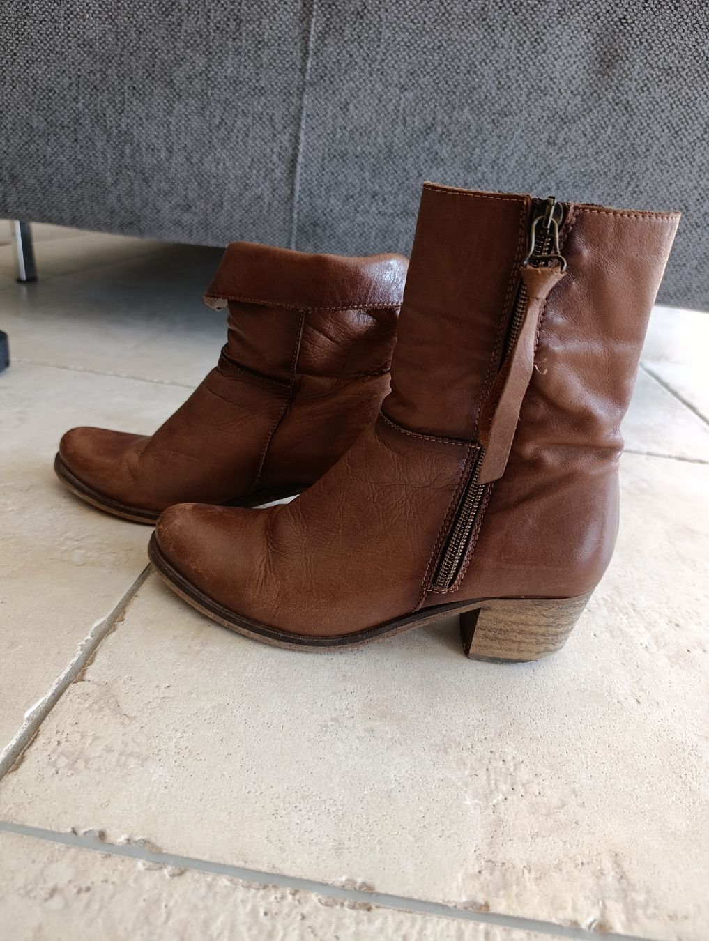 Chaussures femmes: BOTTINES CUIR CAMEL 37 – D'occasion à Sierre par shirley04 2