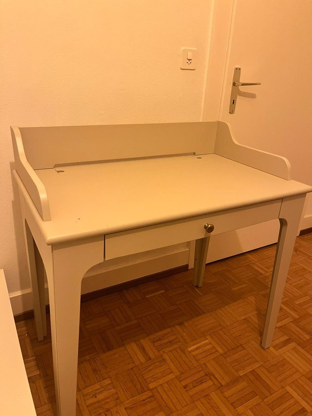 Ikea Bureaux: Bureau IKEA LOMMARP beige clair – D'occasion à Lausanne par tan_bm5y 1