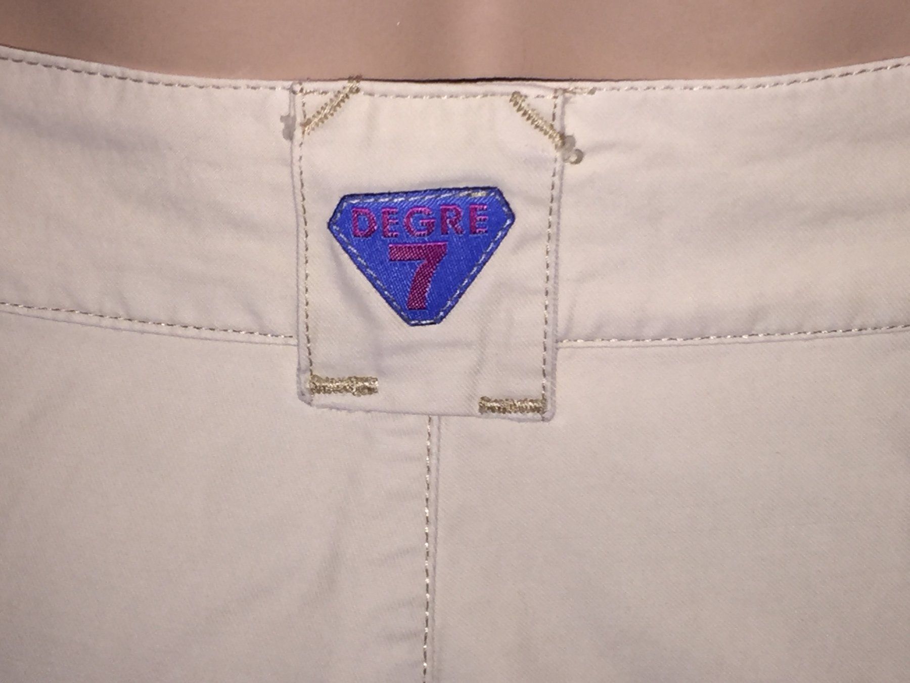 Pantaloni: Bermuda DEGRE 7    Taille/ Grosse L – Usato da Cossonay-ville venduto da Super-Price-Quality 2
