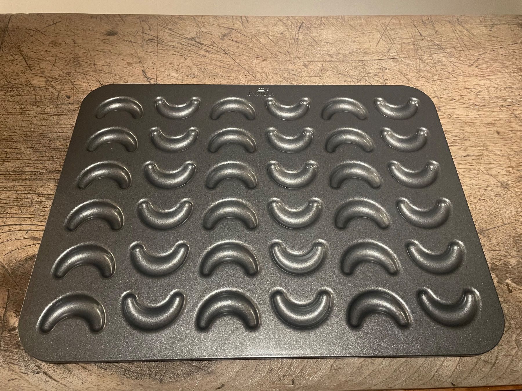 Teglie da forno: Birkmann Vanillekipferlblech neuwertig, 40 x 30cm – Nuovo (secondo la descrizione) da Zuoz venduto da ViRuFu