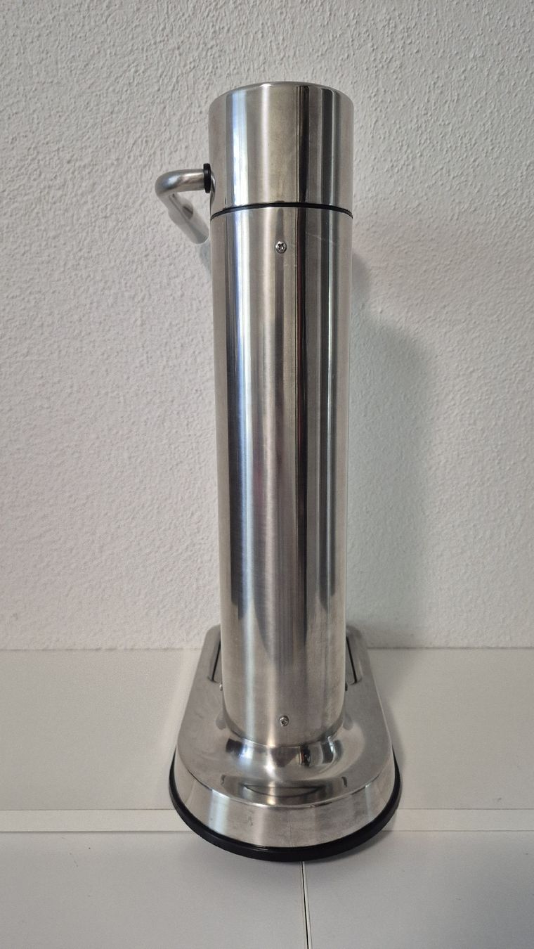 Aarke Elettrodomestici da cucina: AARKE Carbonator II Wassersprudler Silber – Usato da Dübendorf venduto da digital_bath 4