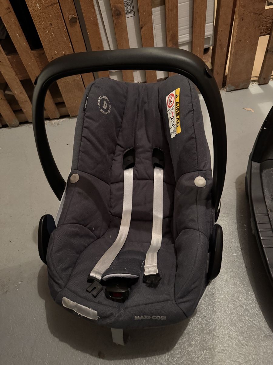 Maxi-Cosi Auto-Kindersitze: Maxi Cosi set – Gebraucht aus Adliswil von Udarius 8