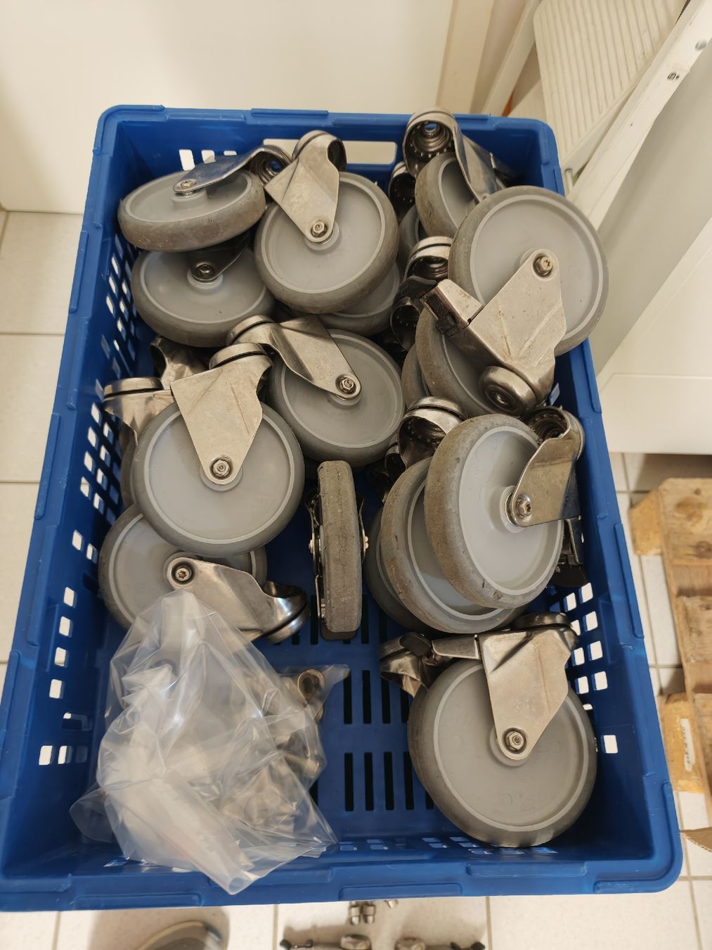 Sonstiges zum Lager & Transport: Lenkrollen Räder 4er Set inox – Gebraucht aus Lengnau BE von turbostef 3