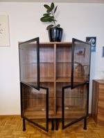 Vitrine in Nussbaum Optik