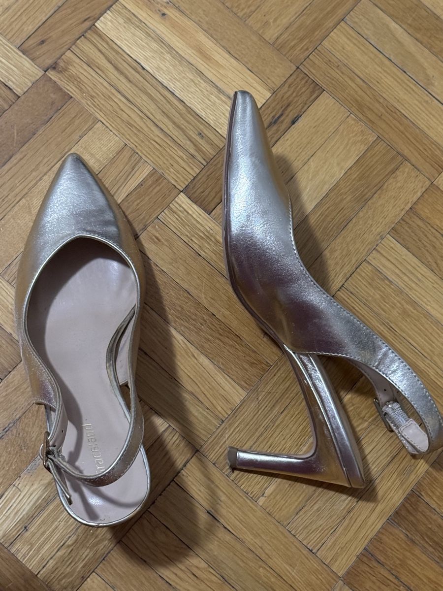Chaussures femmes: Damenschuhe Pumps Gold Grösse 37 – D'occasion à Adlikon b.Regensdorf par gio_xl8z 1