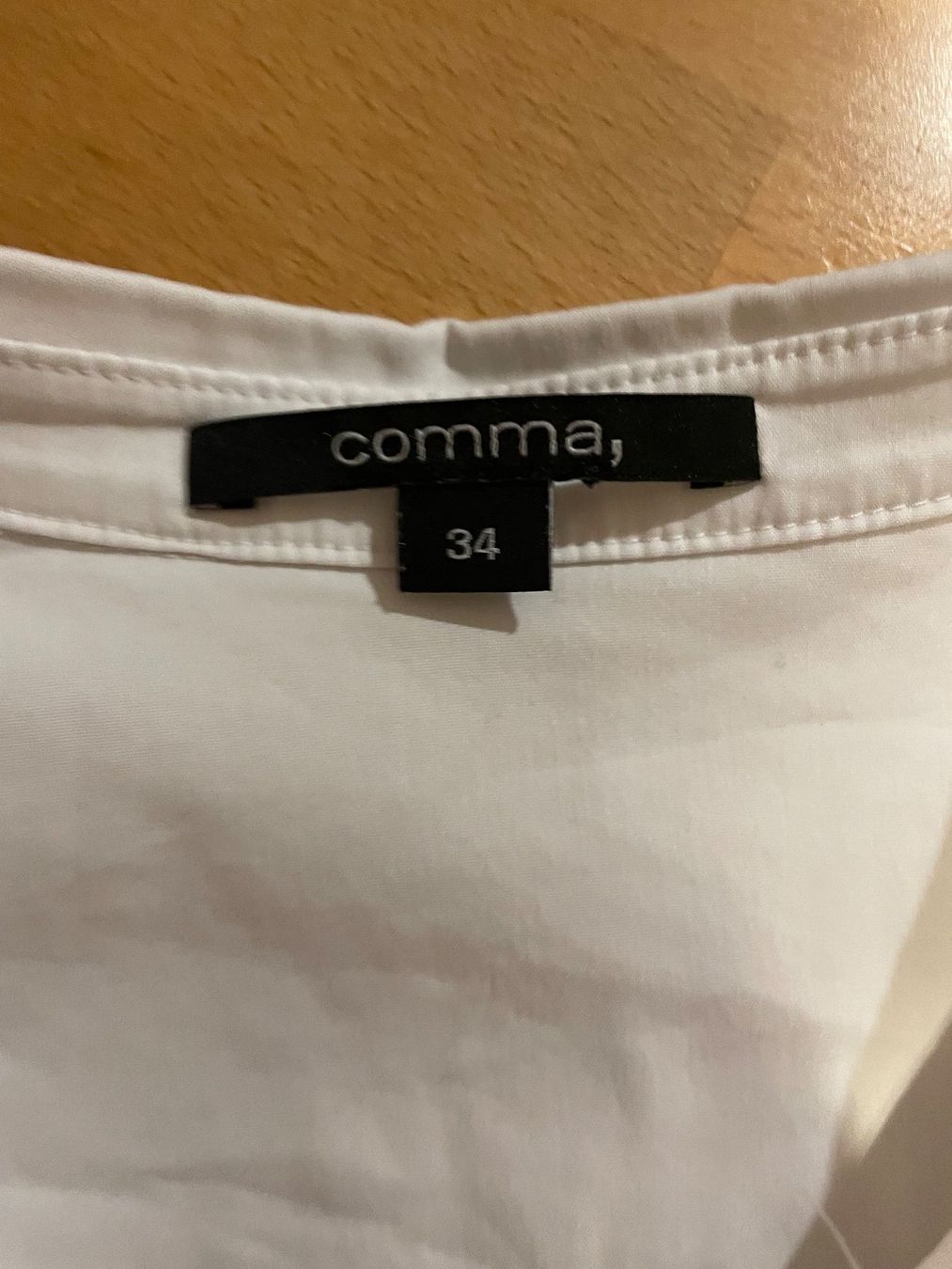 Comma Camicette: Verspielte weisse Bluse mit Cut Outs von Comma, Oversize, 34 – Usato da Hubersdorf venduto da JanasHeartTreasures 3