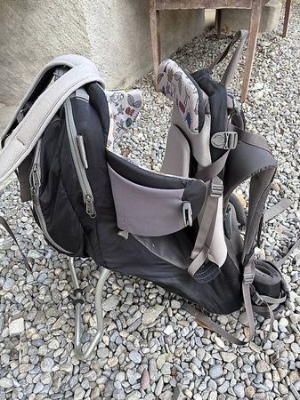 À vendre sac à dos de randonnée pour porter un enfant