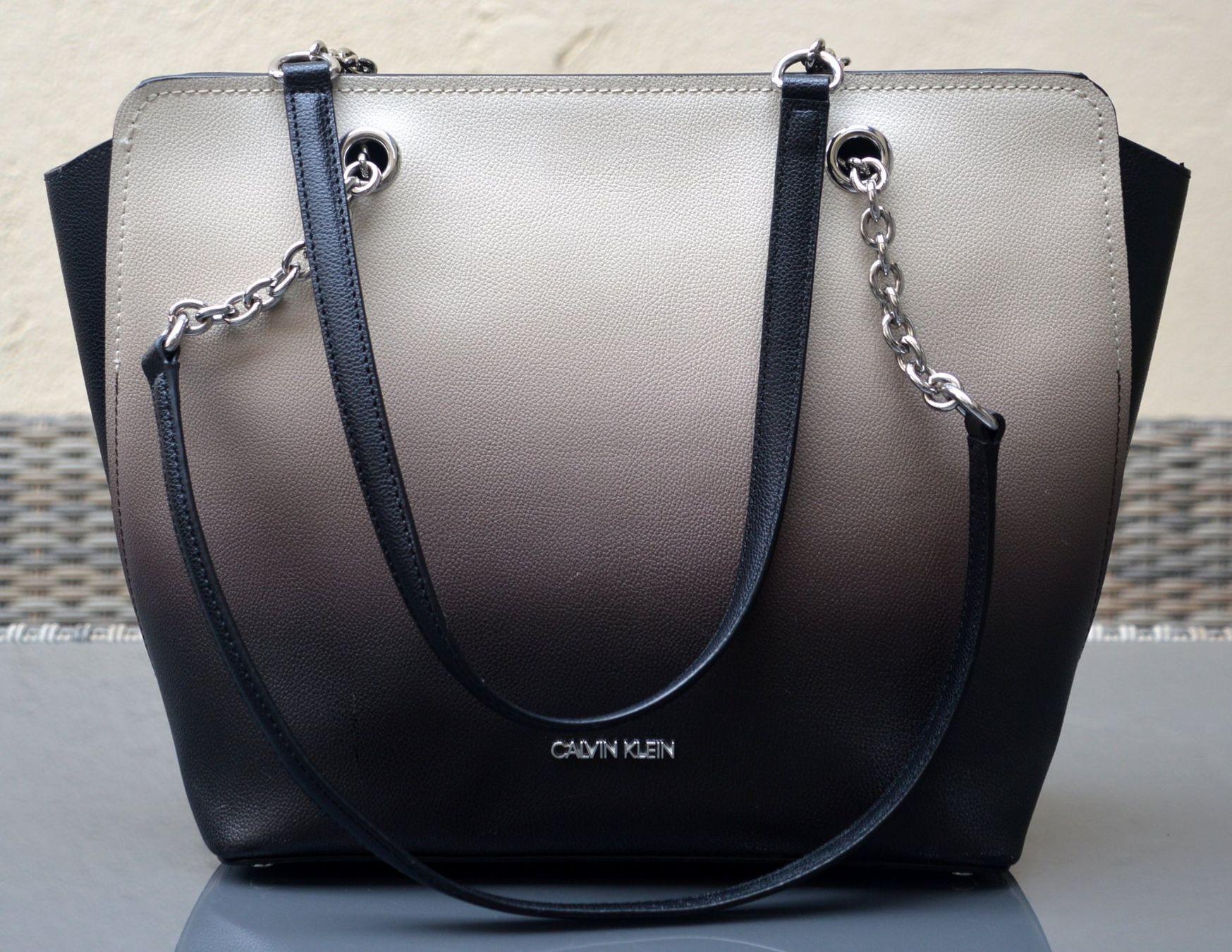 Calvin Klein Borse da donna: Tasche Calvin Klein schopper sac – Usato da Collonges venduto da Auganien