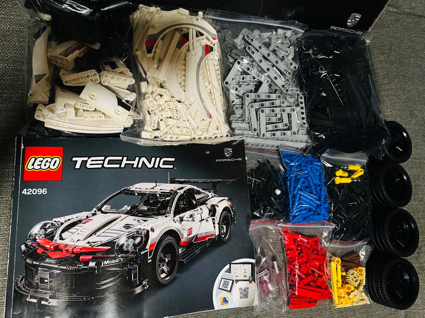 Lego Baukästen: Lego Technic - Ferrari & Porsche – Gebraucht aus Neuchâtel von cao_r6tk 2