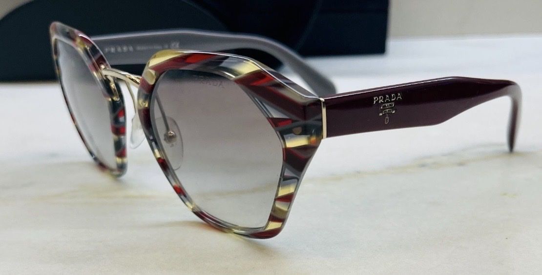 Prada Occhiali & Lenti: Lunettes de soleil Prada – Usato da Biel/Bienne venduto da Irideca 3