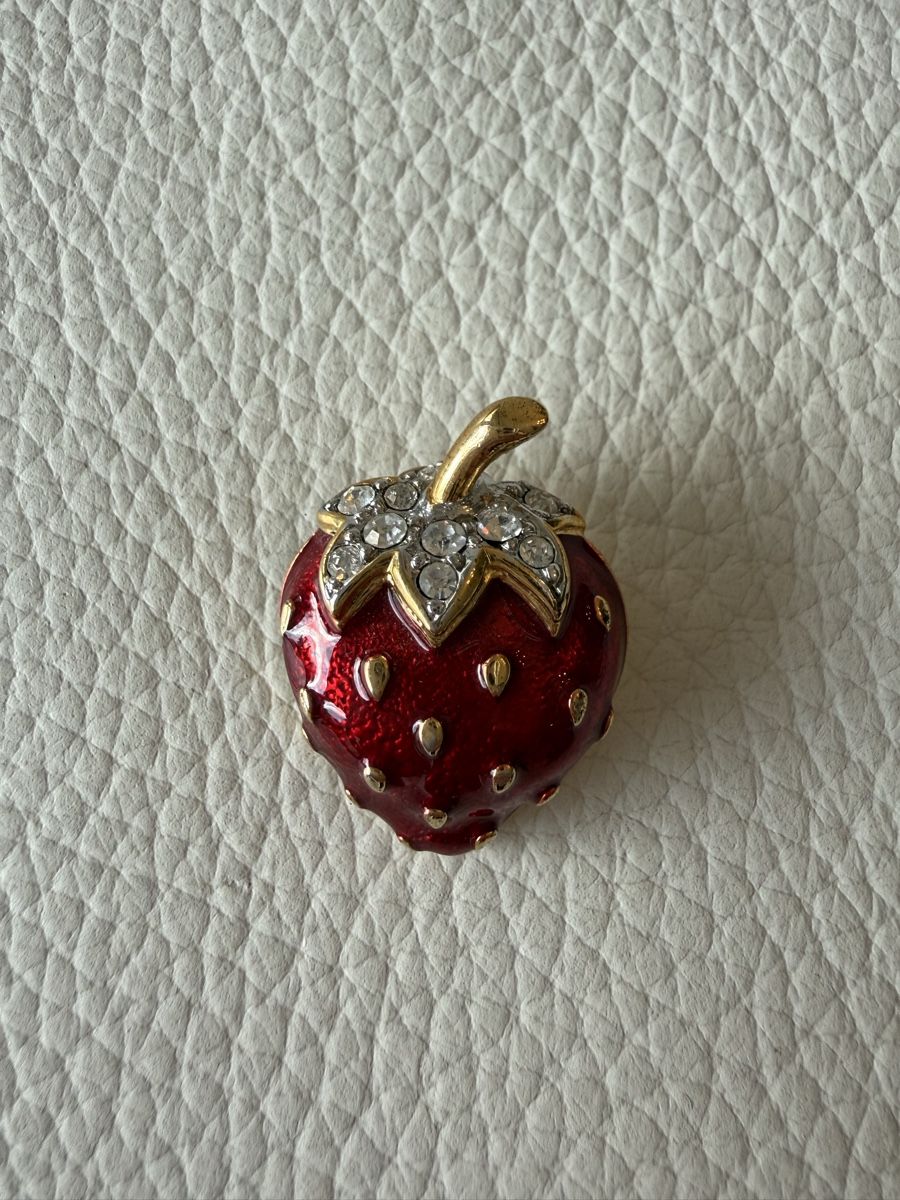 Spille & Fermagli: Broche fraise Cabouchon comme neuve! – Nuovo (secondo la descrizione) da Carouge GE venduto da sacha1981