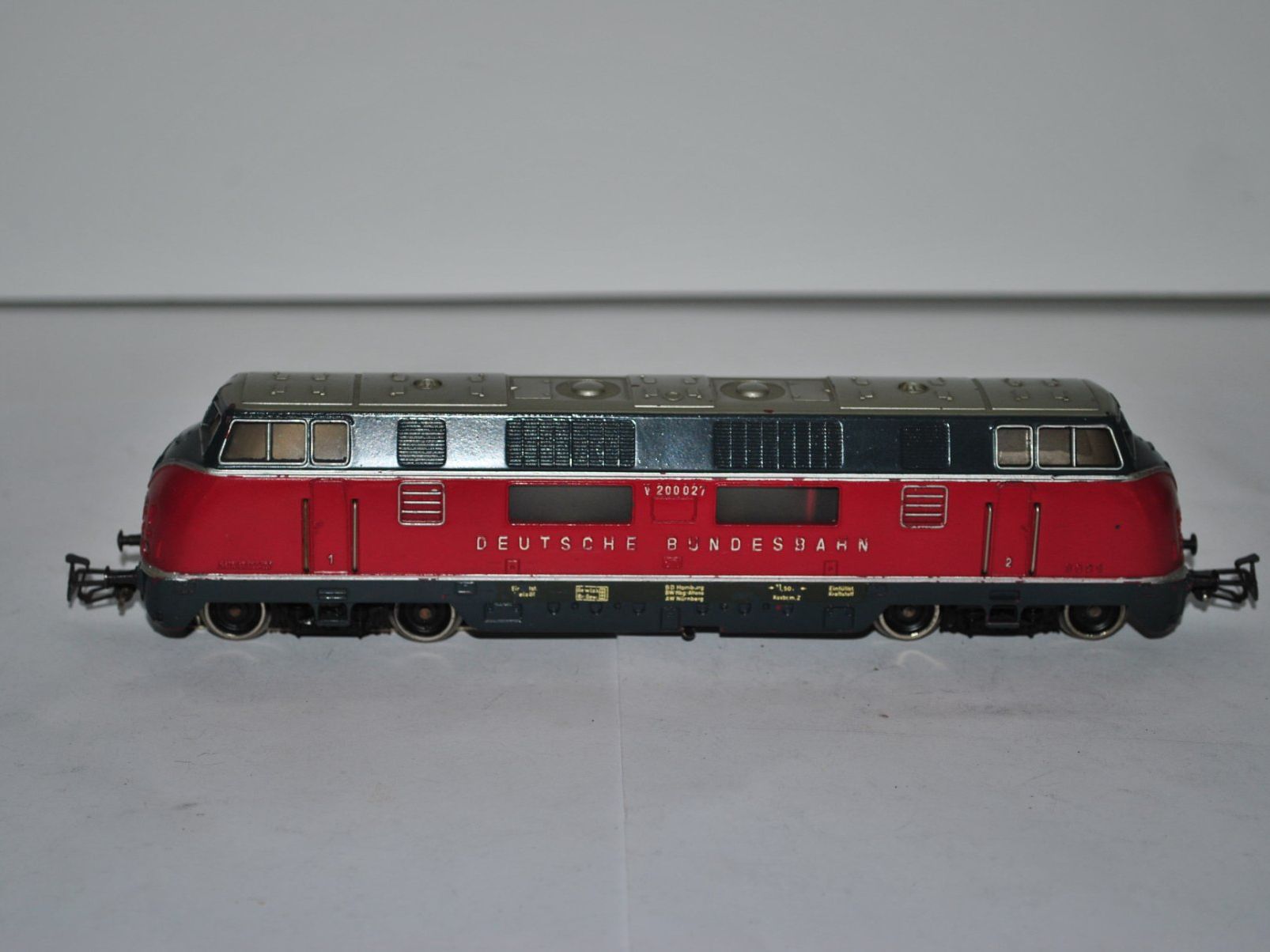 Märklin Modellini di ferrovie: Märklin Diesellok DB (PDB330) – Usato da Aarwangen venduto da Bahnsupport 1