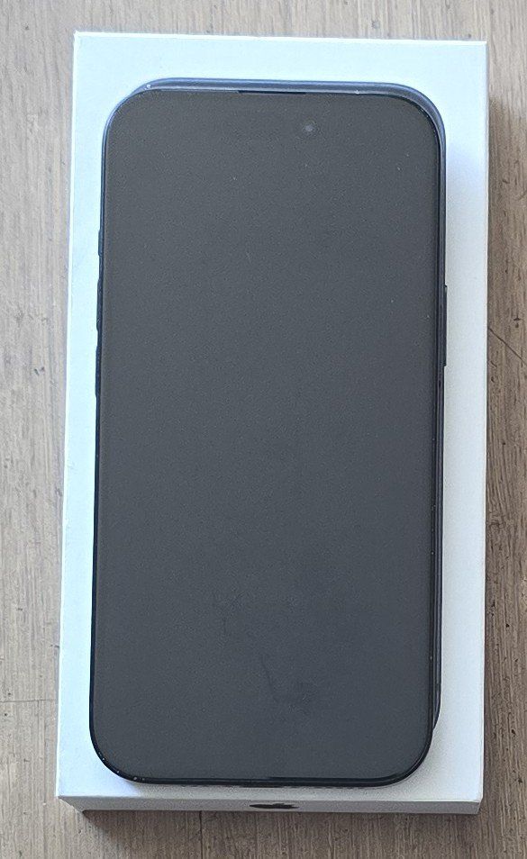 Apple Telefoni cellulari / Smartphones: Apple iPhone 15 128 GB, Black, A3096 – Usato da Thalwil venduto da Kja69