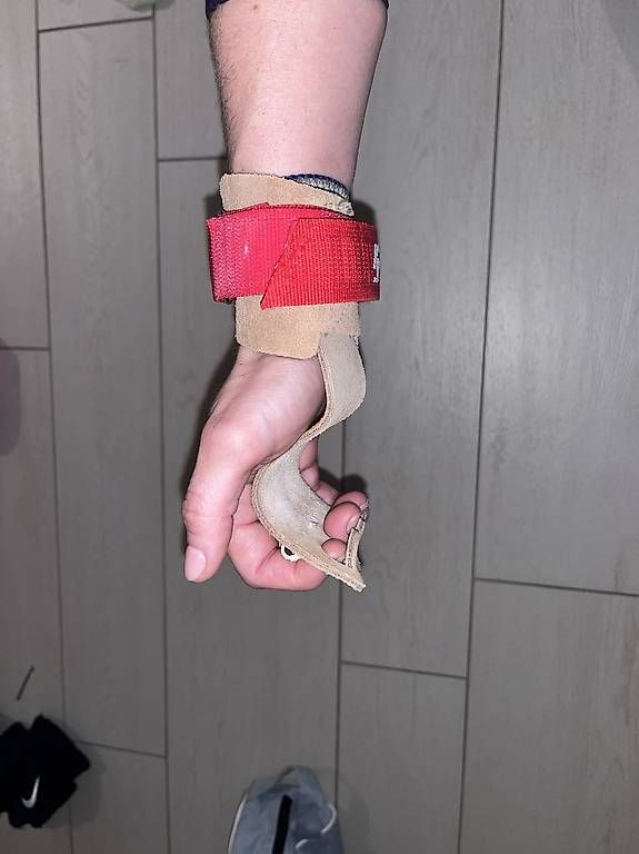 Protezioni & Imbottiture: Pelli / Protezioni mani ginnastica Carlasport – Usato da Giubiasco venduto da mel_hx95 2